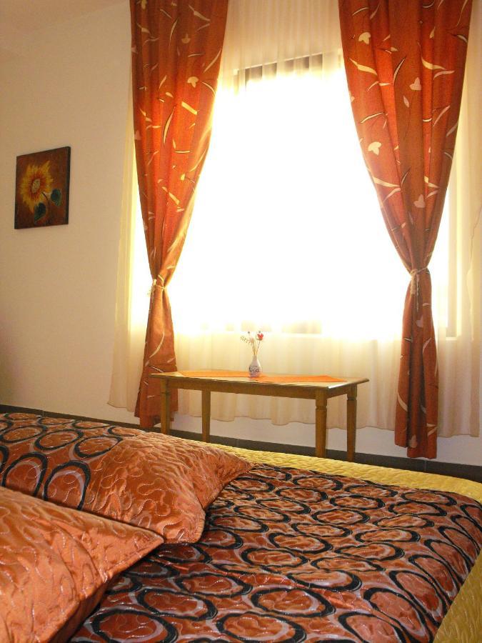 Casa Rustica Apart & Rooms Cimpineanca Ngoại thất bức ảnh