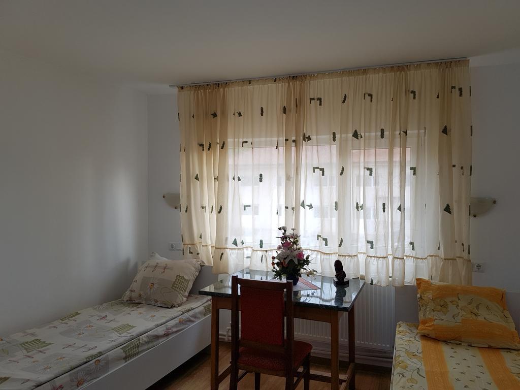 Casa Rustica Apart & Rooms Cimpineanca Ngoại thất bức ảnh